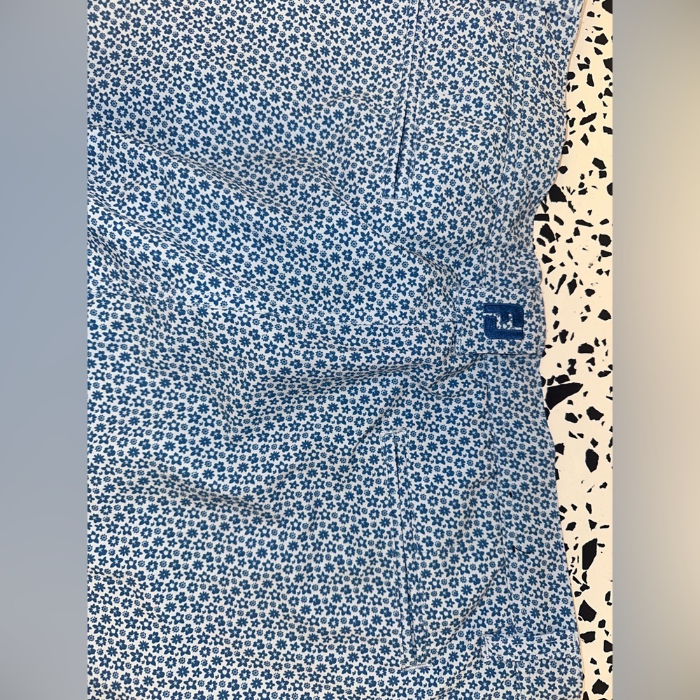 Footjoy stretch golf shorts, Size 38 blue with floral pattern